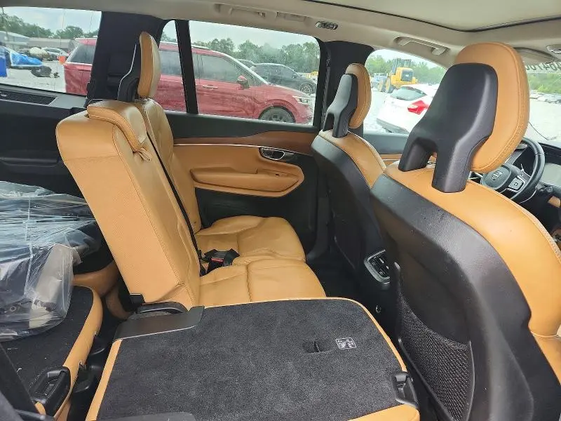 2016 VOLVO XC90 T6  