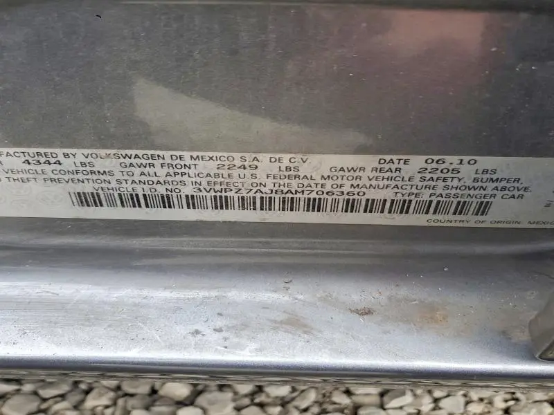 2010 VOLKSWAGEN JETTA SE  