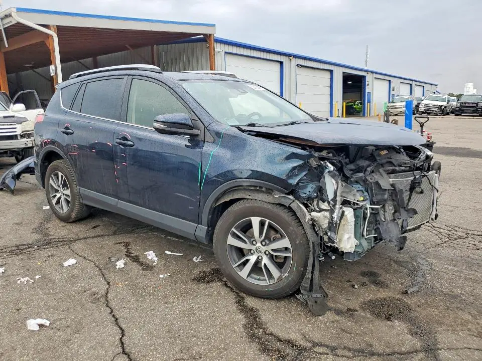 2018 TOYOTA RAV4 XLE  