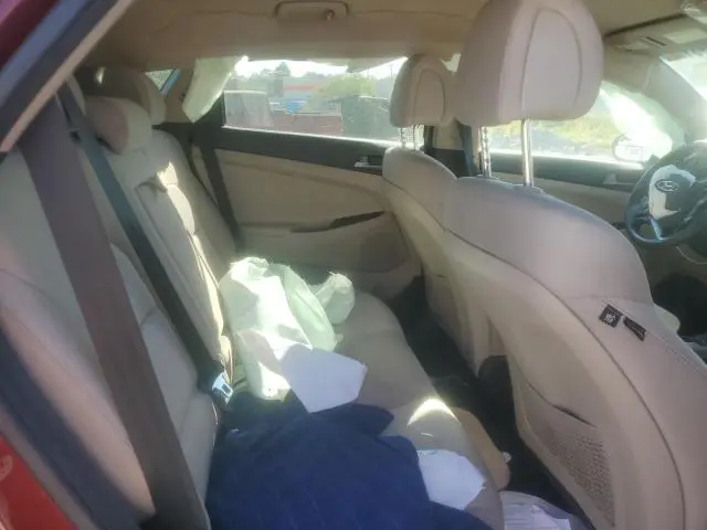 2016 HYUNDAI TUCSON SE  