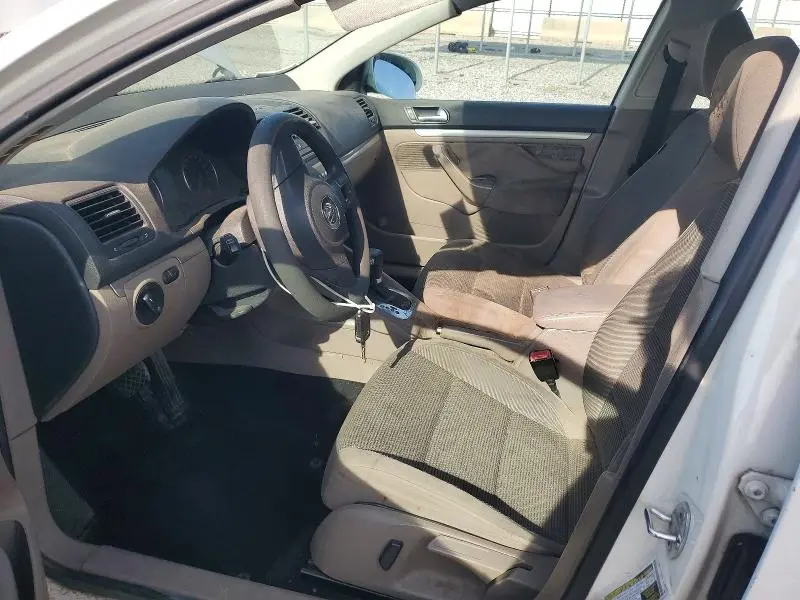2010 VOLKSWAGEN JETTA S  