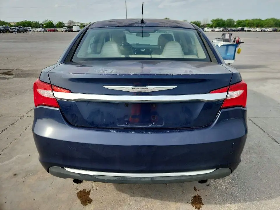 2013 CHRYSLER 200 LX  