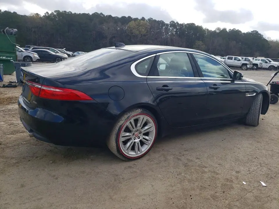 2017 JAGUAR XF PREMIUM  