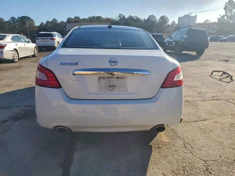 2011 NISSAN MAXIMA S  