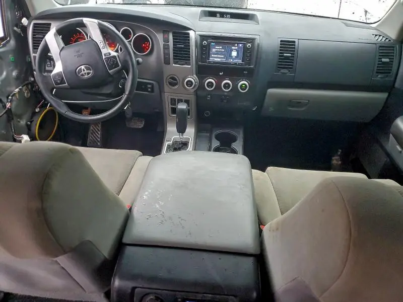 2017 TOYOTA SEQUOIA SR5  