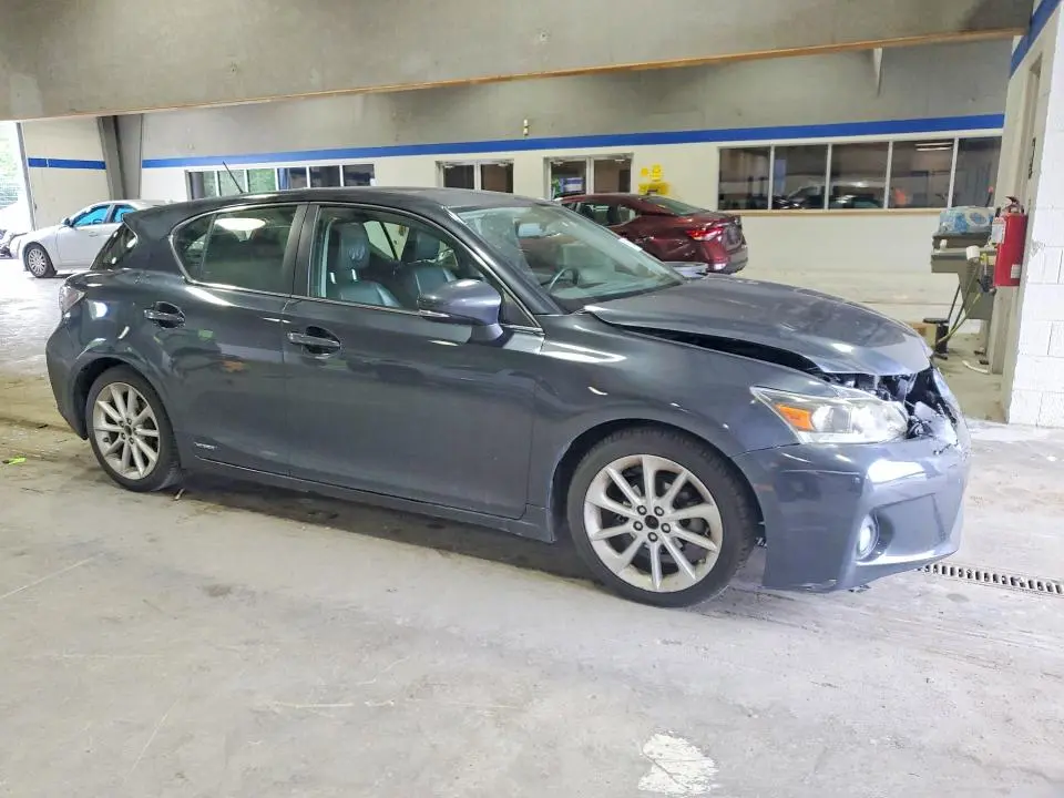 2011 LEXUS CT 200  