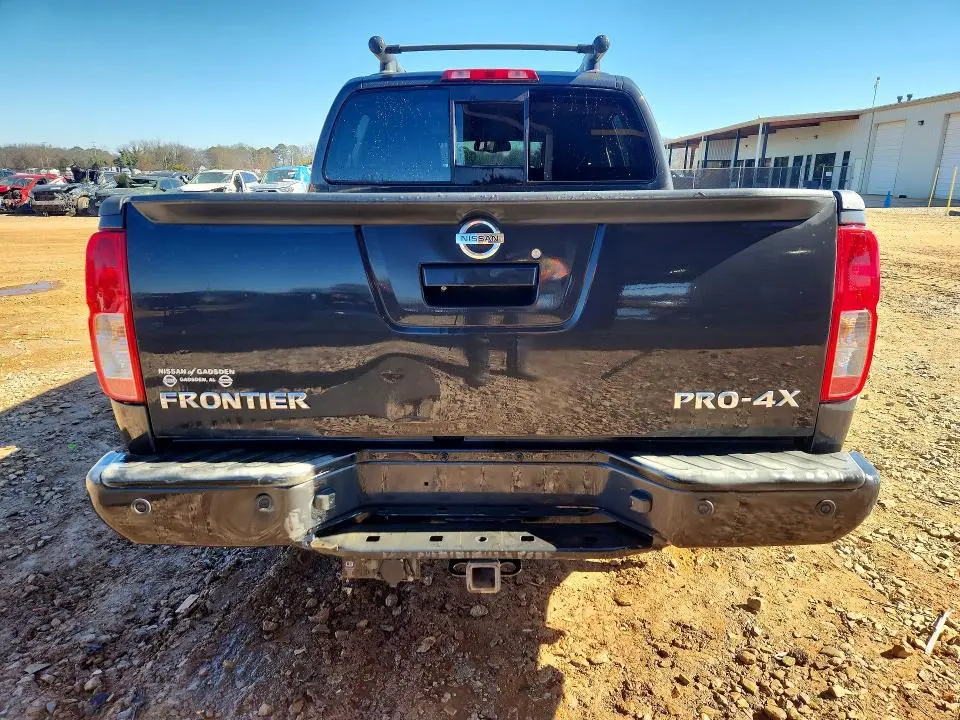 2015 NISSAN FRONTIER PRO-4X  