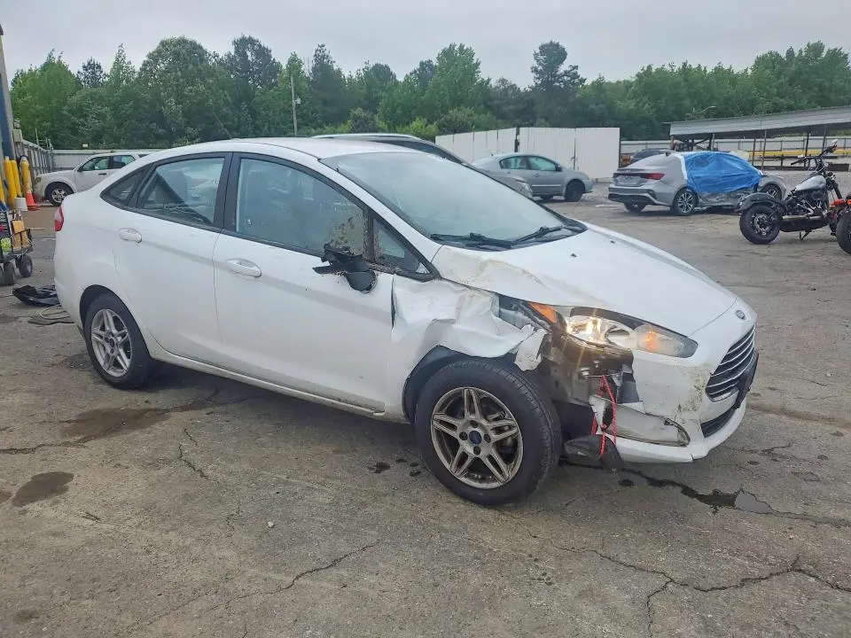 2017 FORD FIESTA SE  