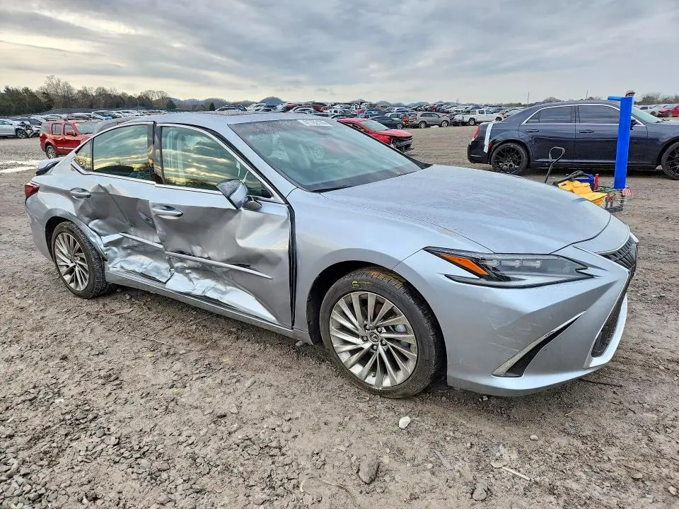 2022 LEXUS ES 300H ULTRA LUXURY  