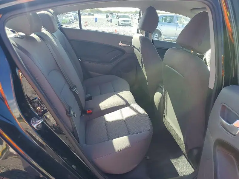 2018 KIA FORTE LX  