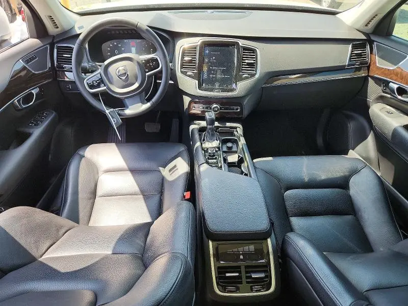 2018 VOLVO XC90 T6  