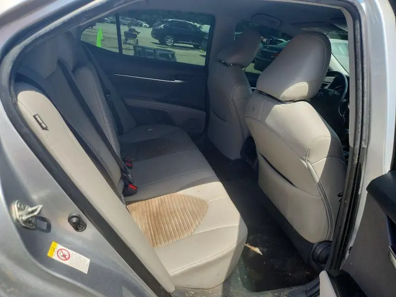 2018 TOYOTA CAMRY SE  
