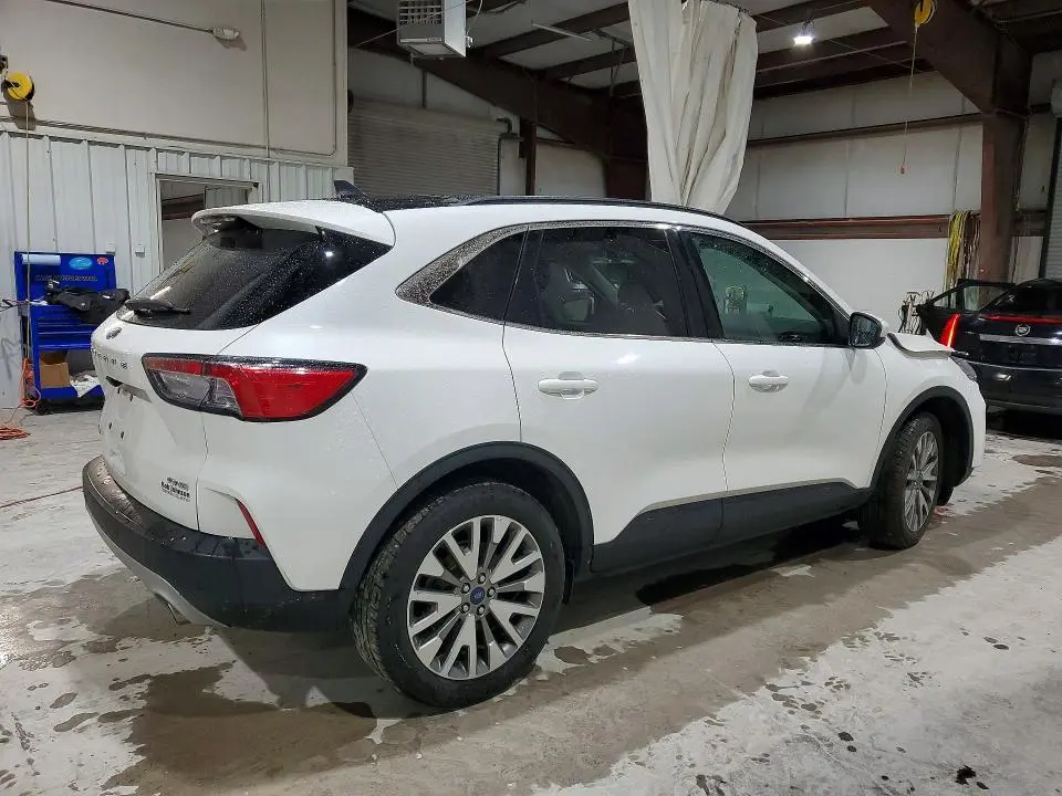 2022 FORD ESCAPE TITANIUM  