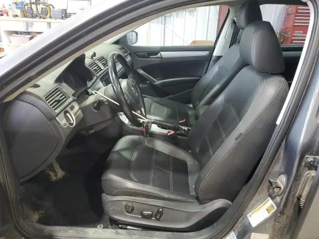 2013 VOLKSWAGEN PASSAT SE  
