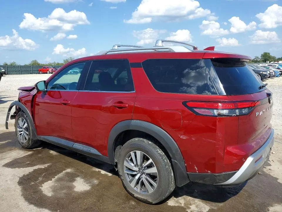 2022 NISSAN PATHFINDER SL  