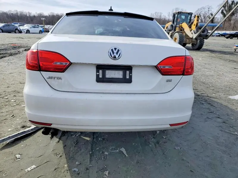 2014 VOLKSWAGEN JETTA SE  