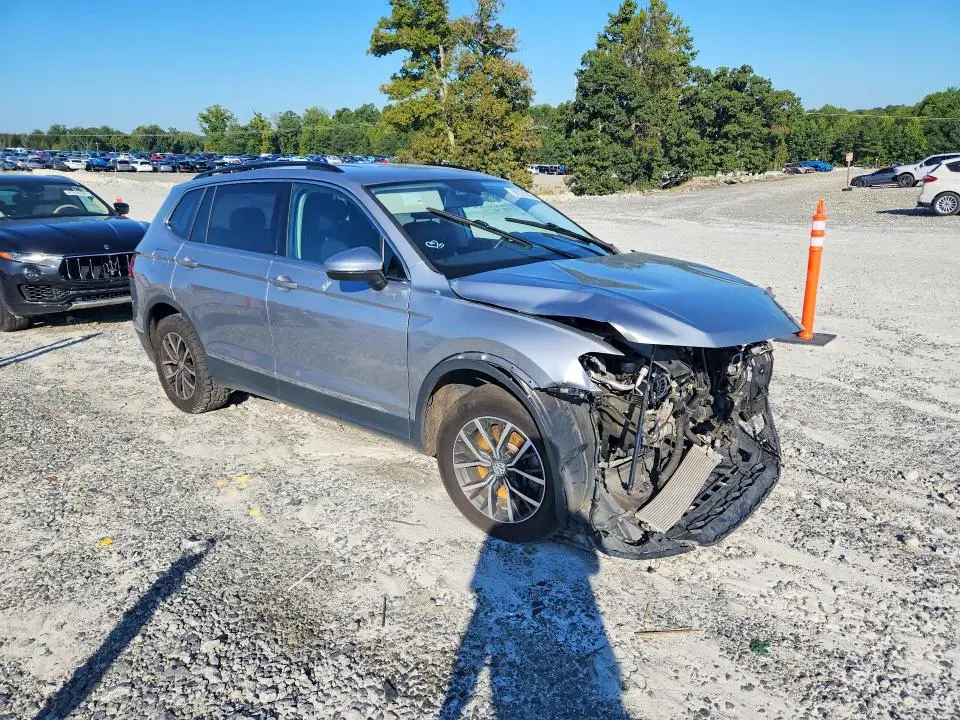 2020 VOLKSWAGEN TIGUAN SE  