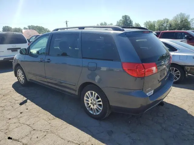 2010 TOYOTA SIENNA XLE