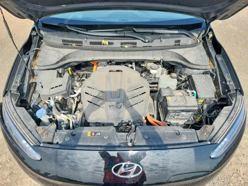 2023 HYUNDAI KONA SE  