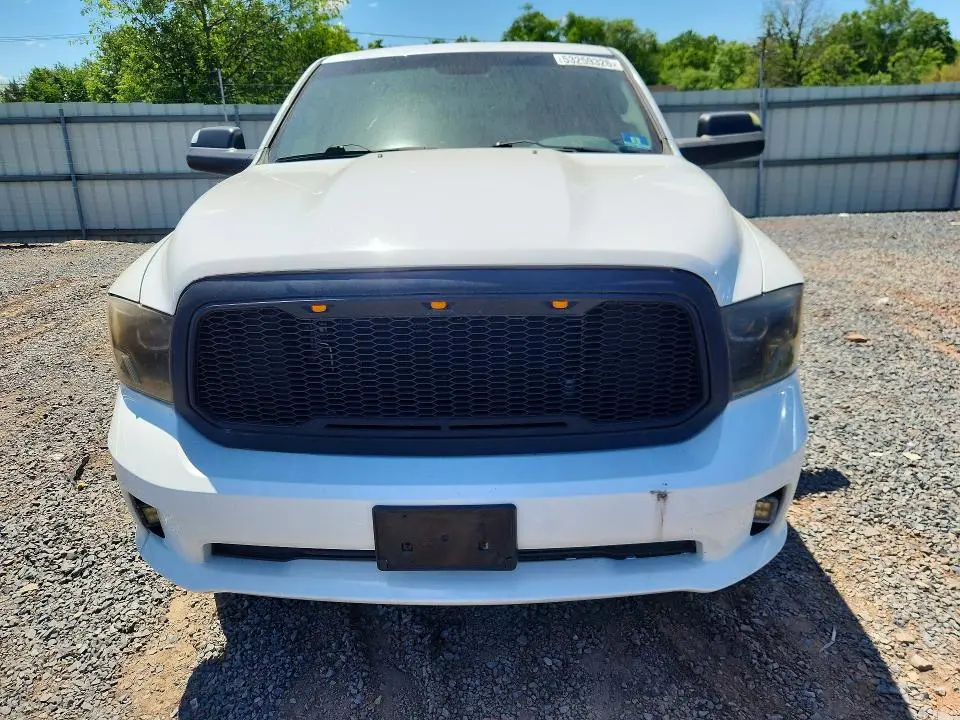 2015 RAM 1500 ST  