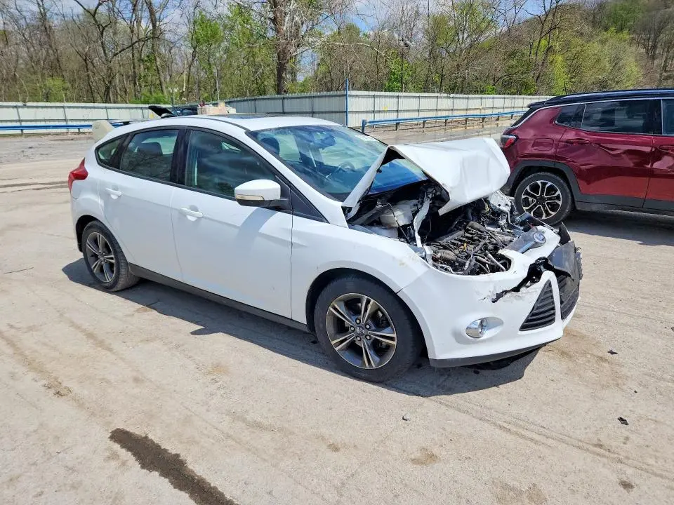 2014 FORD FOCUS SE  
