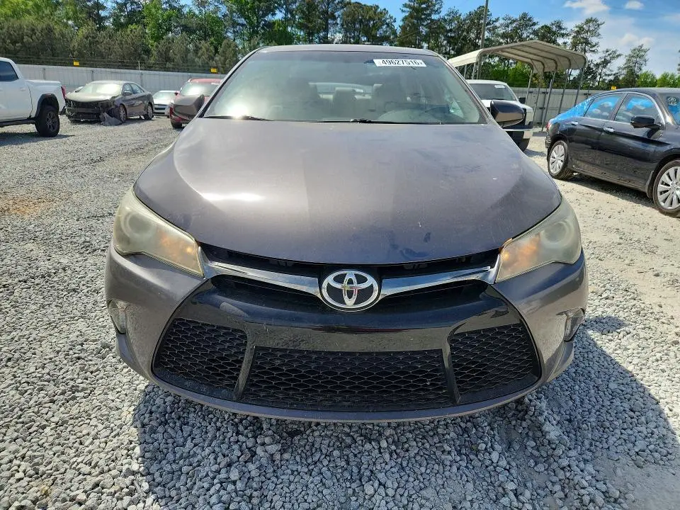 2015 TOYOTA CAMRY SE  