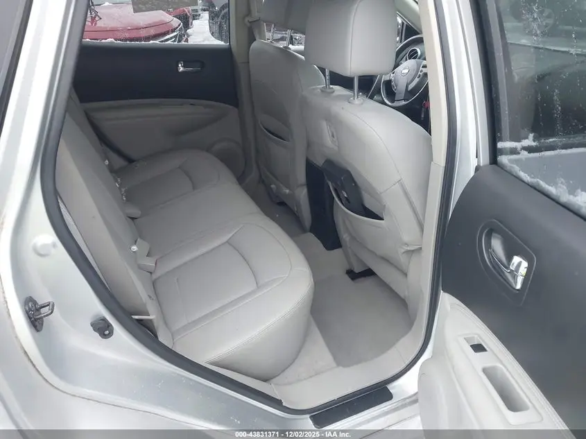 2011 NISSAN ROGUE SV