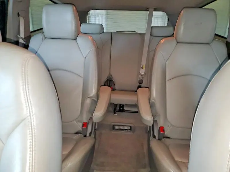 2012 CHEVROLET TRAVERSE LT  