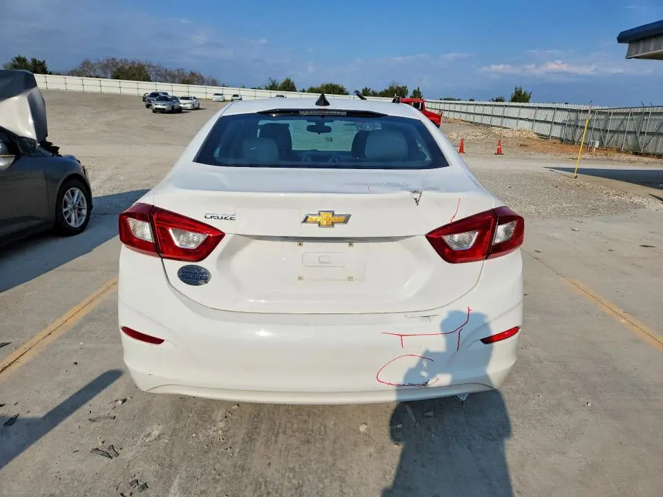 2018 CHEVROLET CRUZE LS  