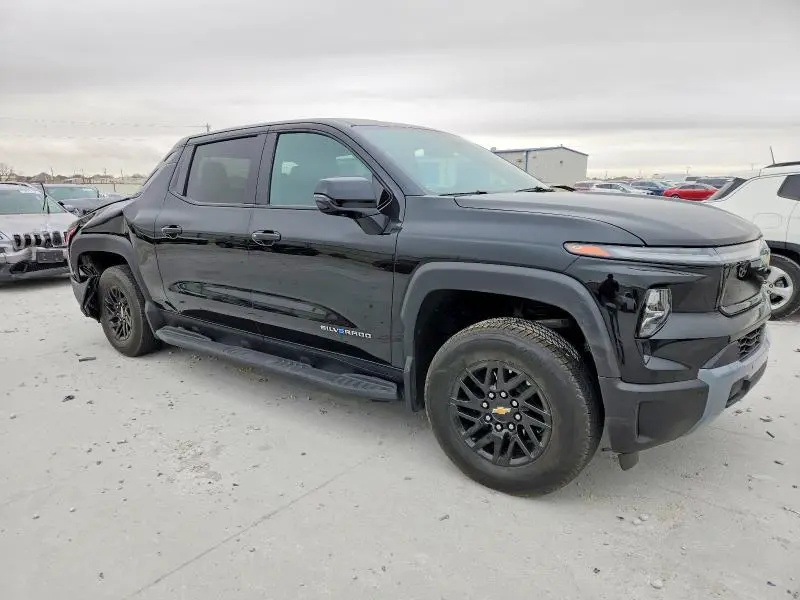 2025 CHEVROLET SILVERADO LT  