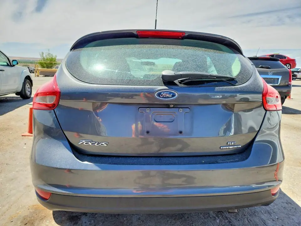 2016 FORD FOCUS SE  