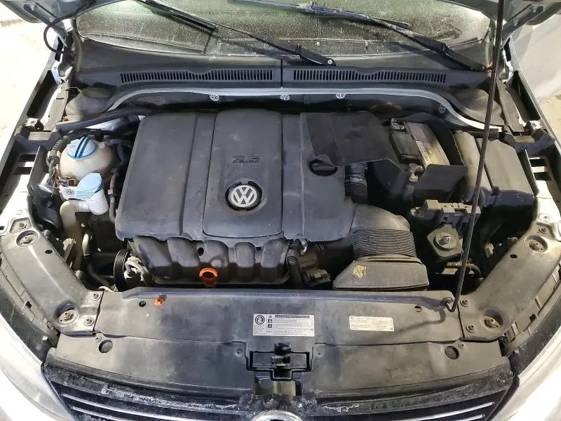 2013 VOLKSWAGEN JETTA SE  