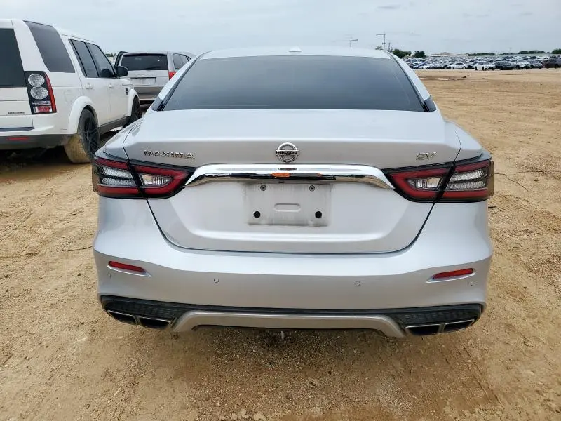 2022 NISSAN MAXIMA SV  