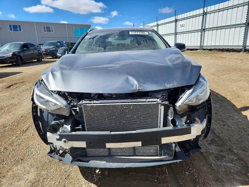 2017 INFINITI QX30 LUXURY  