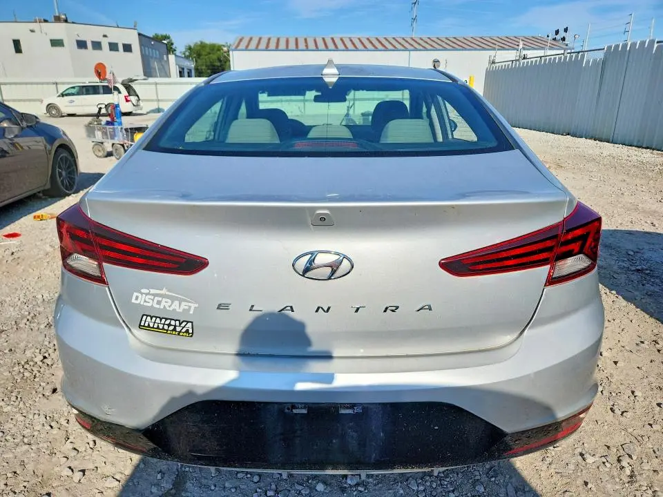 2019 HYUNDAI ELANTRA SE  