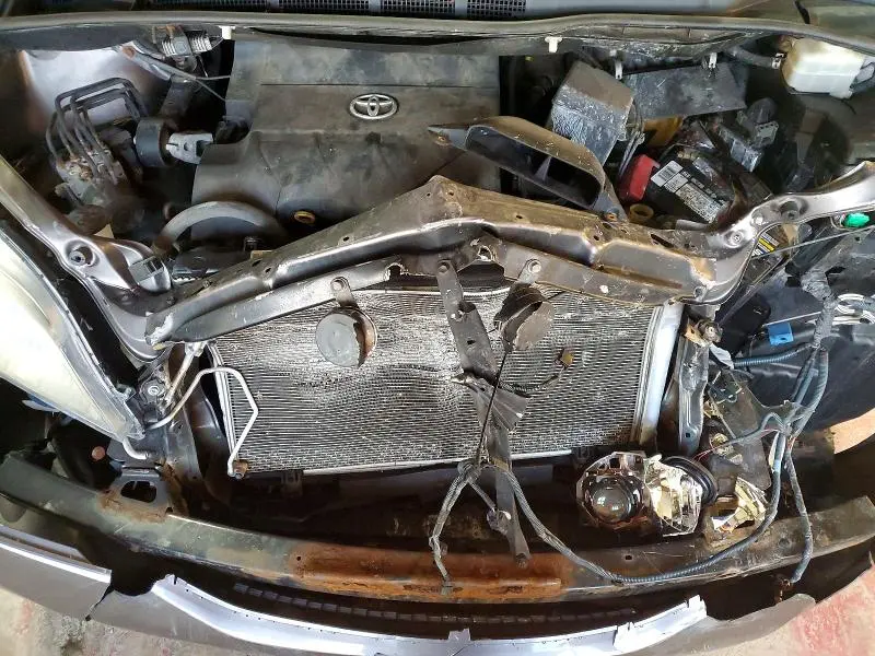 2014 TOYOTA SIENNA XLE 8-PASSENGER  