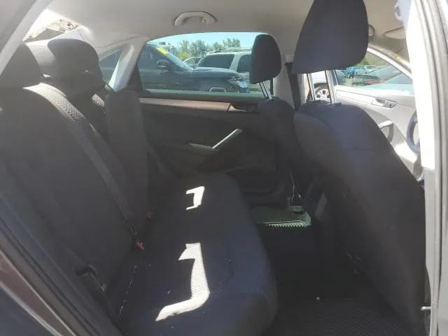 2015 VOLKSWAGEN PASSAT S  