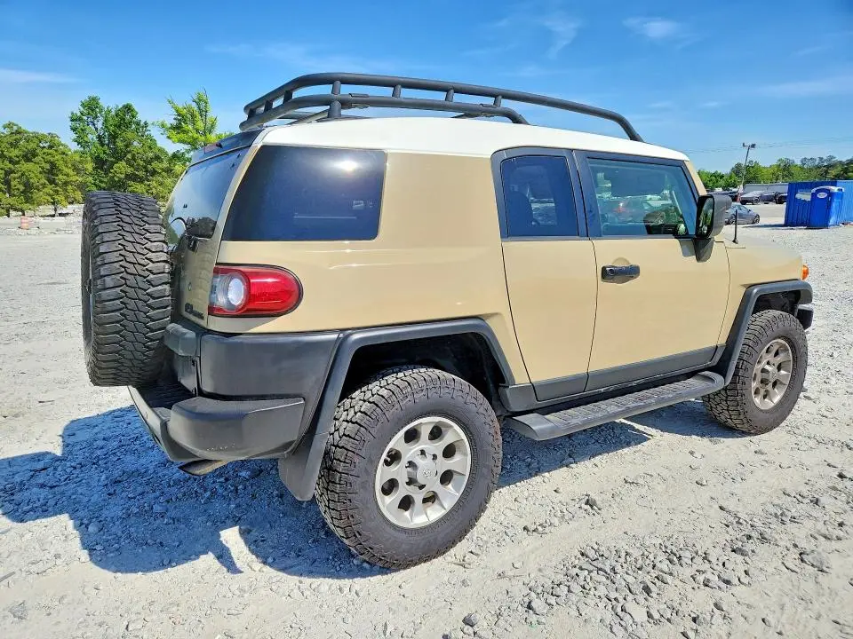 2013 TOYOTA FJ CRUISER BASE  