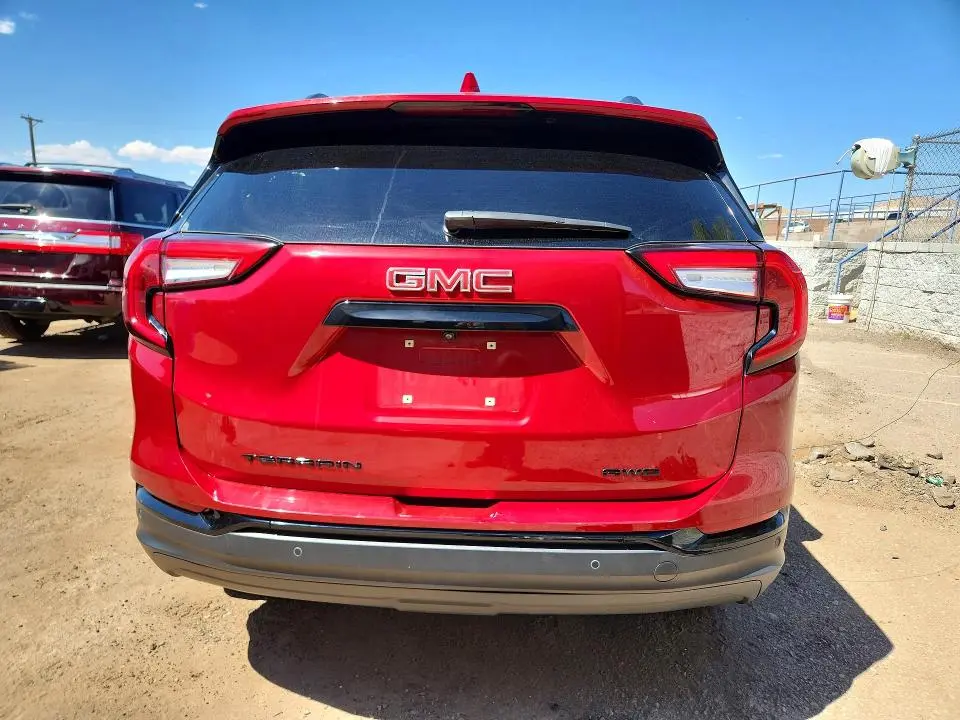 2024 GMC TERRAIN SLT  