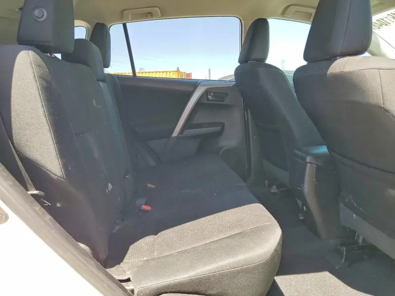 2016 TOYOTA RAV4 LE  