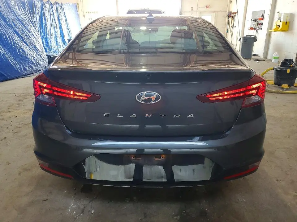 2020 HYUNDAI ELANTRA SEL  