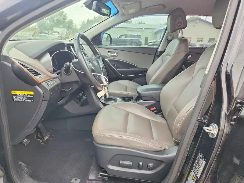 2017 HYUNDAI SANTA FE SE  