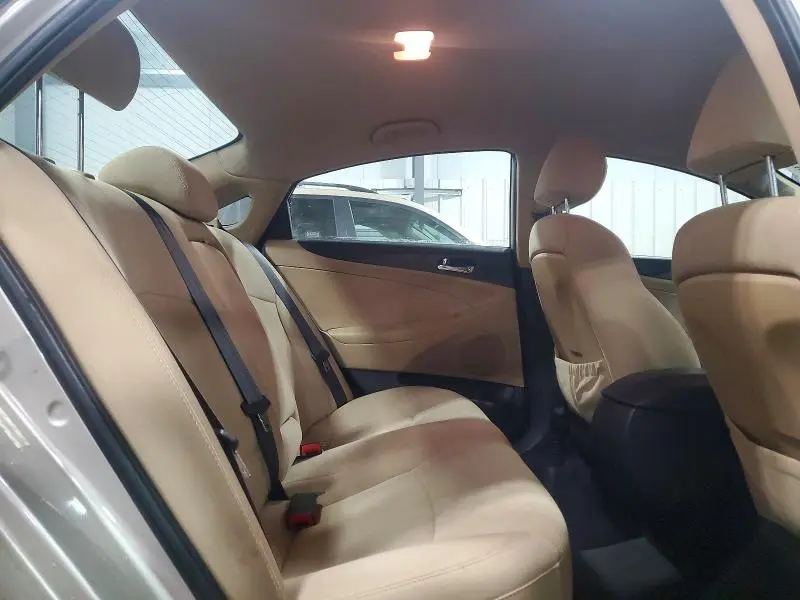 2011 HYUNDAI SONATA GLS  