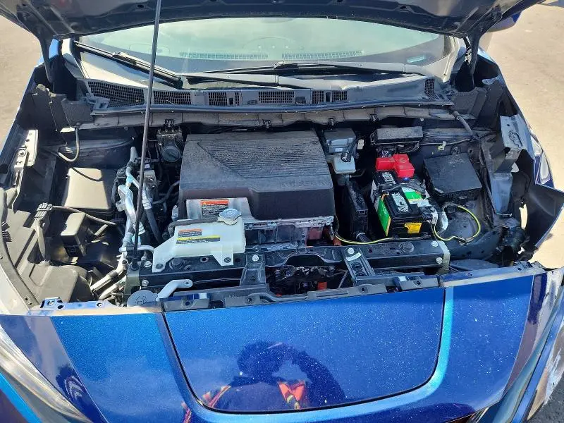 2019 NISSAN LEAF SV PLUS  
