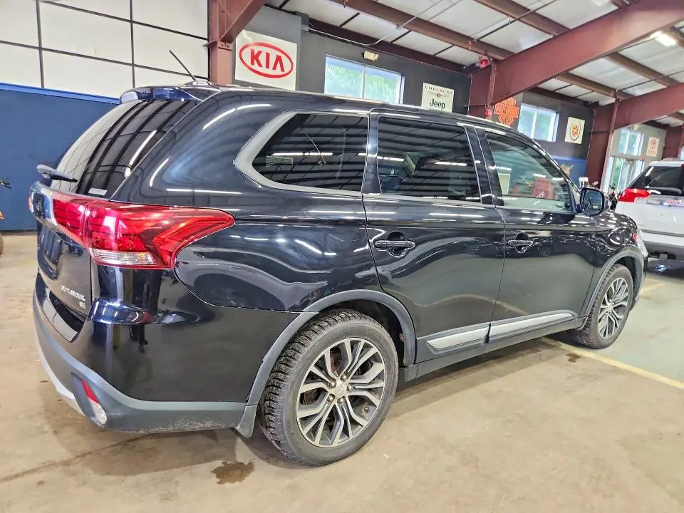2016 MITSUBISHI OUTLANDER SE  