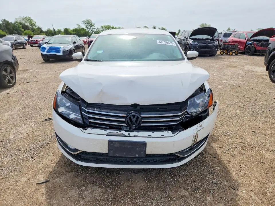 2015 VOLKSWAGEN PASSAT S  