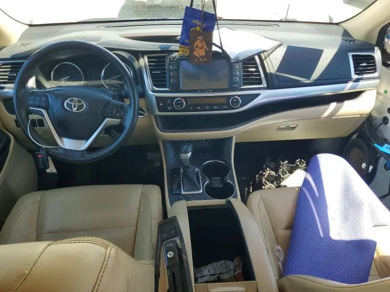 2016 TOYOTA HIGHLANDER XLE  