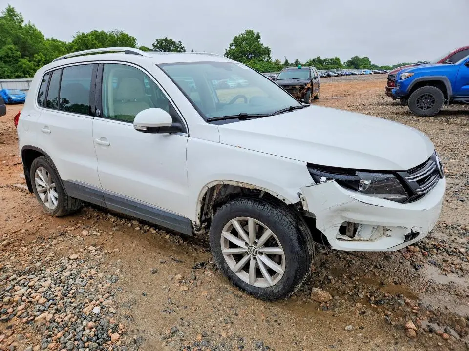 2017 VOLKSWAGEN TIGUAN WOLFSBURG  
