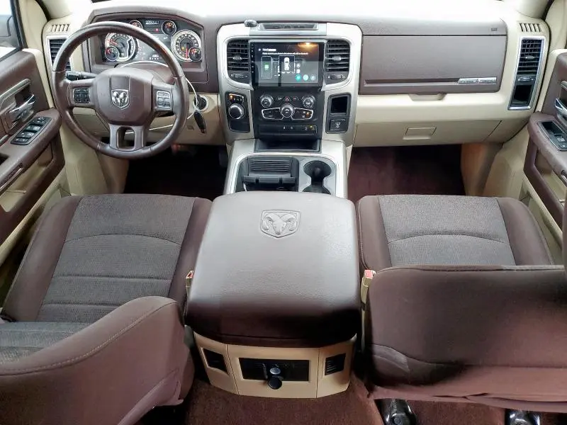 2016 RAM 1500 SLT  