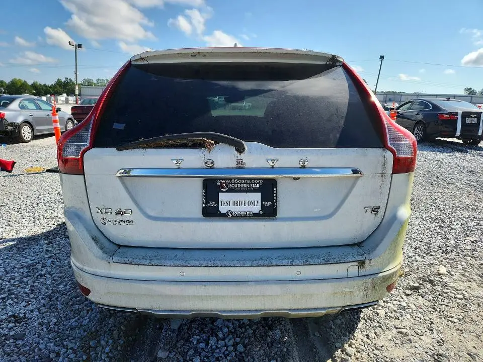 2015 VOLVO XC60 T5 PREMIER  